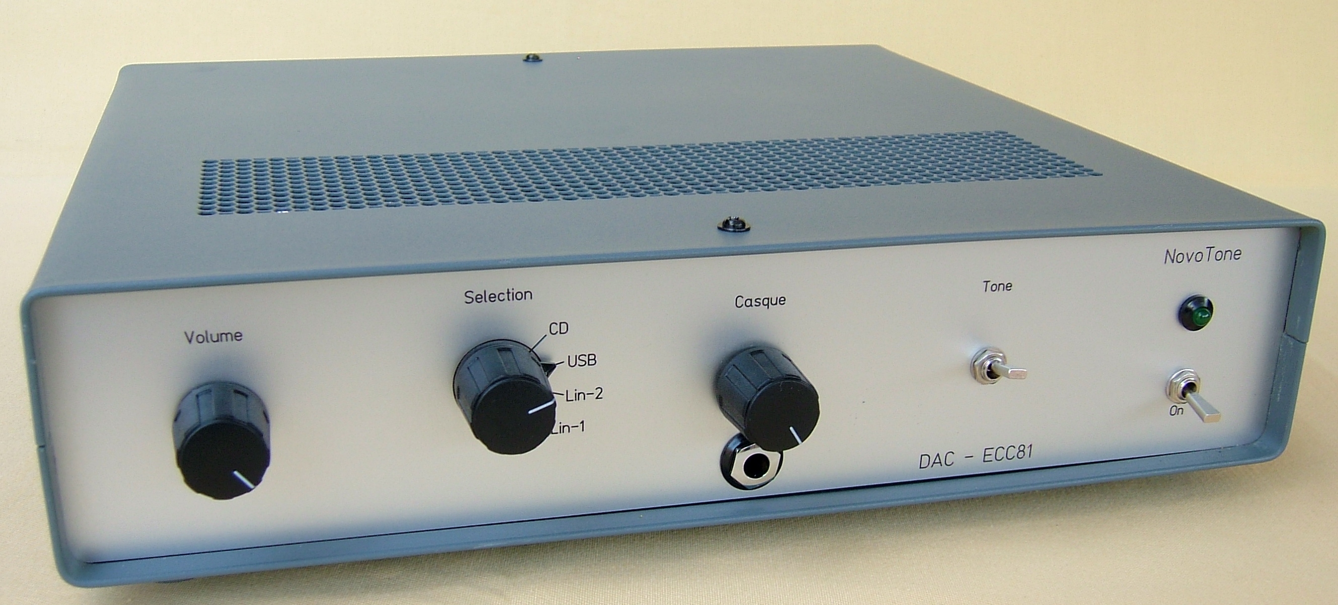 NovoTone - Préamplificateur stéréophonique à tubes - Entrées USB – S/P DIF - 2 Linéaires et Sortie Casque